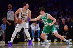 V živo: Lakersi lovijo Celticse, Luka Dončić blesti v trojkah