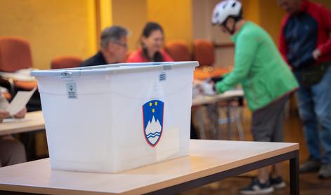 Še danes mogoče prijave za referendumsko glasovanje na voliščih omnia in na domu