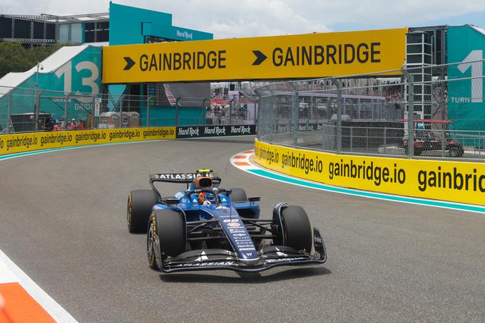 Carlos Sainz se je zaradi napake jezil sam nase. | Foto: Reuters