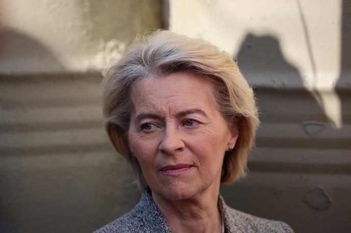 Ursula von der Leyen | "Danes predlagamo prepoved dodatnega izvoza ključnih tehnologij za drone in rakete," je na omrežju X sporočila predsednica Evropske komisije. | Foto Reuters