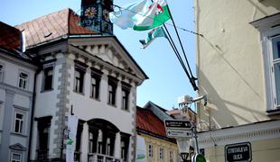 Spoznajte urarja, ki je popravil tristo let staro ljubljansko mestno uro #video