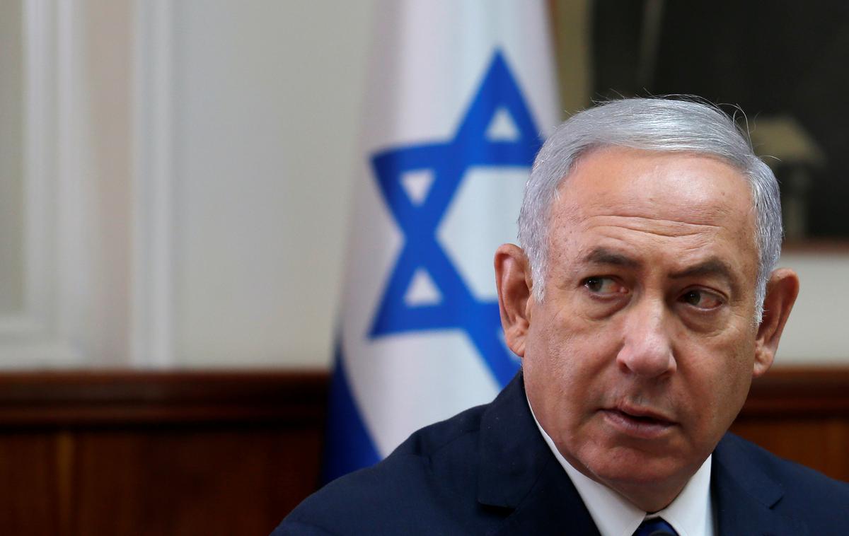 Benjamin Netanjahu | Izraelski premier Benjamin Netanjahu je ob prihodu na sodišče spet zavrnil vse očitke, obtožnico pa je označil za izmišljotino.  | Foto Reuters