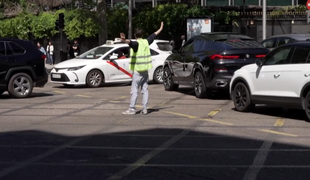 Več evropskih držav ostalo brez elektrike: številni potniki so obtičali #video