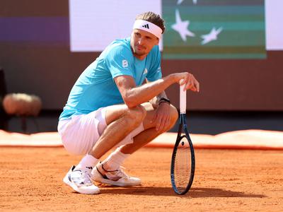 Zverev brez četrtfinala v Rimu, Sinner izenačil rekord