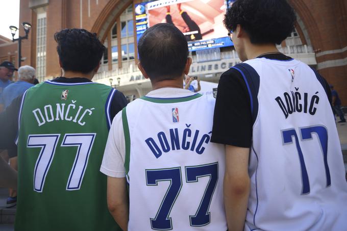 Luka Dončić je eden najboljših in najbolj priljubljenih košarkarjev na svetu. | Foto: Guliverimage