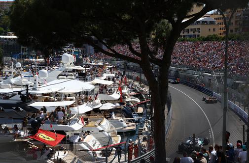 Tadej Pogačar konec tedna užival na dirki formule ena