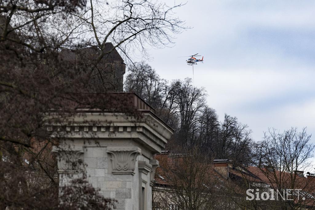 Helikopter spravilo lesa grajski grič