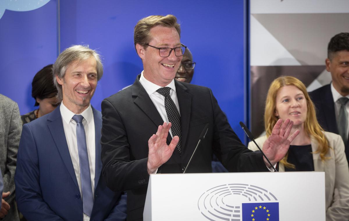 Izjava stranke VESNA. Vladimir Prebilič | Vladimirja Prebiliča so soglasno potrdili za prvega predsednika novoustanovljene stranke Preporod. | Foto Bojan Puhek