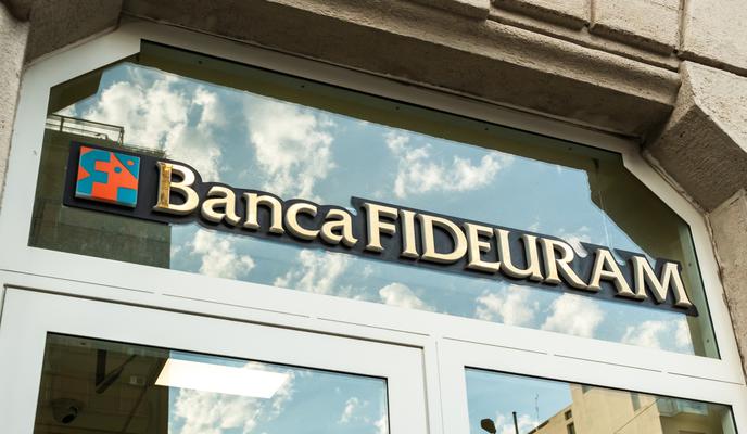 Z umetno inteligenco ponarejen glas preslepil direktorja italijanske banke in pridobil 95 milijonov evrov