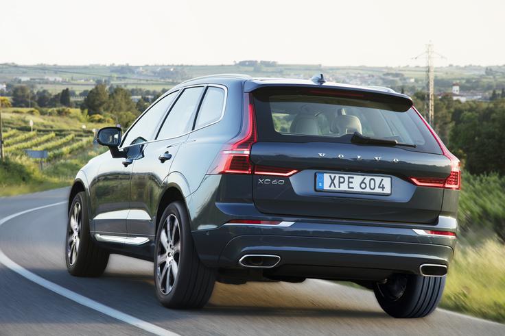 Vožnja ponudi tudi akustično preprečljivo udobje, saj je kabina precej dobro zvočno zatesnjena. Šved zračne mase reže s količnikom upora 0,32.  | Foto: Volvo