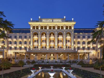 Veselo praznično dogajanje v hotelu Kempinski Palace  Portorož