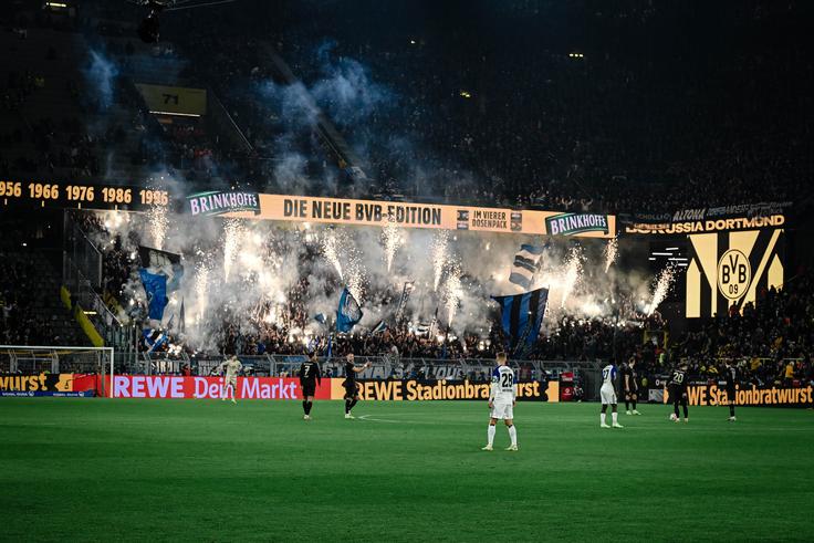 Borussia Dortmund se je pred domačimi navijači vrnila od zaostanka z 0:2. | Foto: Guliverimage