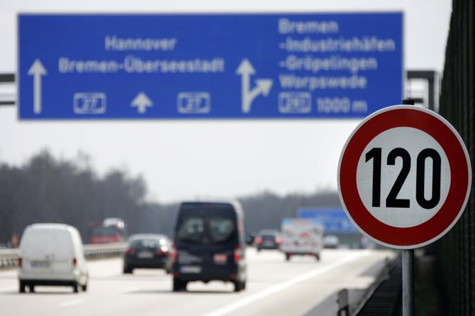 Autobahn | Nemške voznike od 28. aprila čakajo višje globe in kazni za prometne prekrške. | Foto Reuters