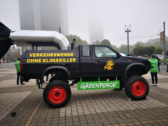 Okoljski aktivisti so že v Frankfurtu leta 2019 povzročali težave organizatorjem. | Foto: Gregor Pavšič