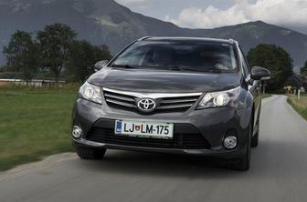 Toyota avensis wagon 2,2d