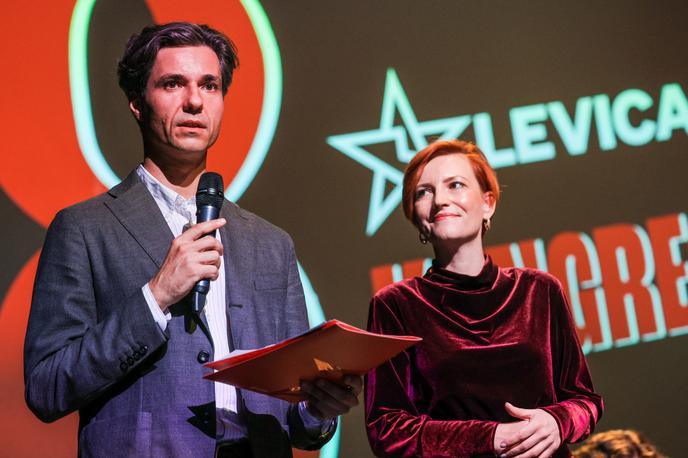 volilni kongres, Levica | Vrečko in Mesec sta v izjavi ob sklepnem delu današnjega kongresa v Španskih borcih ob pripravah na prihajajoče državnozborske volitve pojasnila, da so se z zunajparlamentarno stranko Vesna že lotili oblikovanja skupne kandidatne liste za prihajajoče parlamentarne volitve. | Foto STA