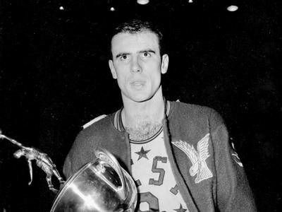 Košarkarski svet žaluje, odšel je Bob Pettit