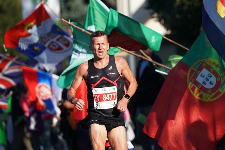 Primož Kobe bo skušal popraviti slovenski rekord ljubljanskega maratona, ki sega v leto 1998. Roman Kejžar je maratonsko razdaljo takrat pretekel v času 2:18,22. | Foto: Aleš Fevžer
