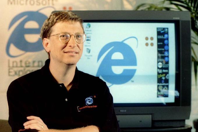 Microsoftov Internet Explorer (zgoraj) je izšel šele avgusta 1995, Netscape Navigator, njegov nekdaj največji tekmec, pa decembra 1994. Danes najbolj priljubljena brskalnika, Mozilla Firefox in Google Chrome, sta izšla v letih 2002 oziroma 2008. | Foto: 