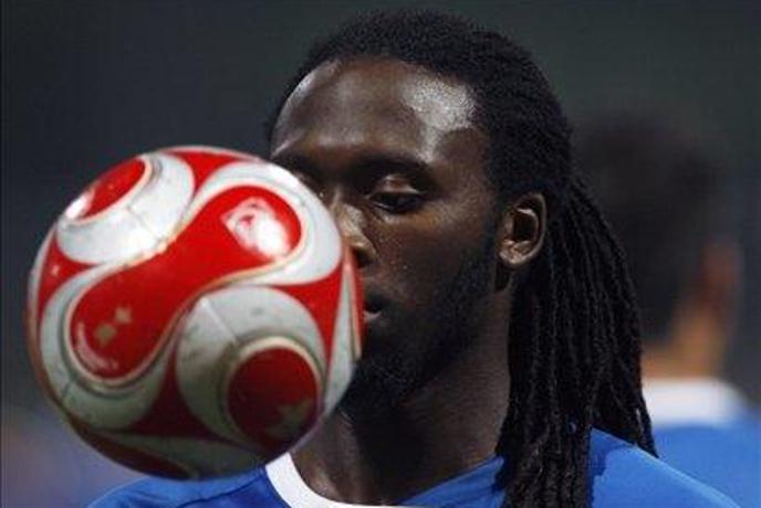 Ajaxov nogometaš Sno preživel srčni infarkt na igrišču