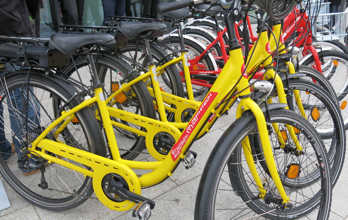 kolesa izposoja Nova Gorica | Izvedba projekta bo po njihovih navedbah omogočila povečanje deleža kolesarjenja, prispevala k trajnostnemu razvoju mobilnosti in spremembi mobilne kulture. | Foto STA