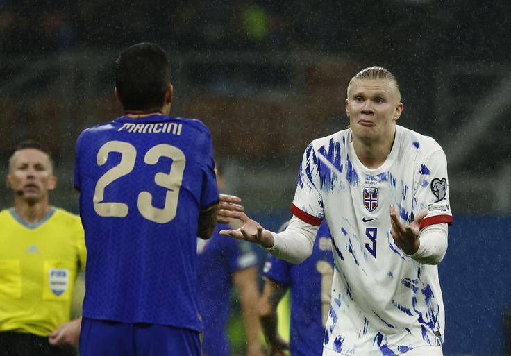 Erling Haaland in druščina so dobili še osmo tekmo zapored v kvalifikacijah. Ni jih zmotilo niti zgodnje vodstvo Italije. | Foto: Reuters