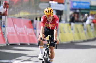 Norvežan po nesreči deležen groženj, Pogačar ga je vzel v bran