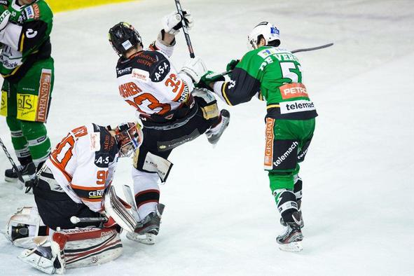 Orli poleteli v končnico, Olimpija si je priprla vrata