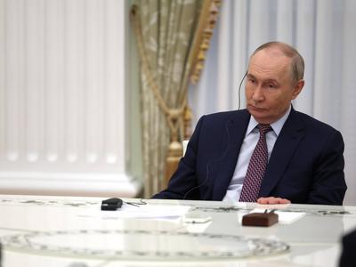 Je Putin v slepi ulici? "Od njega zahtevajo uporabo jedrskega orožje."