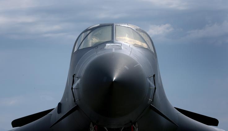 Težava za ameriško bojno letalstvo je tudi, da je število izdelanih novih letal manjše, kot je bilo sprva obljubljeno. To velja tudi za radarsko nezaznavni bombnik B-2 (na fotografiji). | Foto: Guliverimage