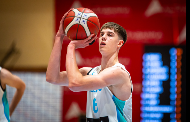 Stefan Joksimović je v tej sezoni že dočakal veliki trenutek, ko je prvič zaigral v evroligi. | Foto: FIBA