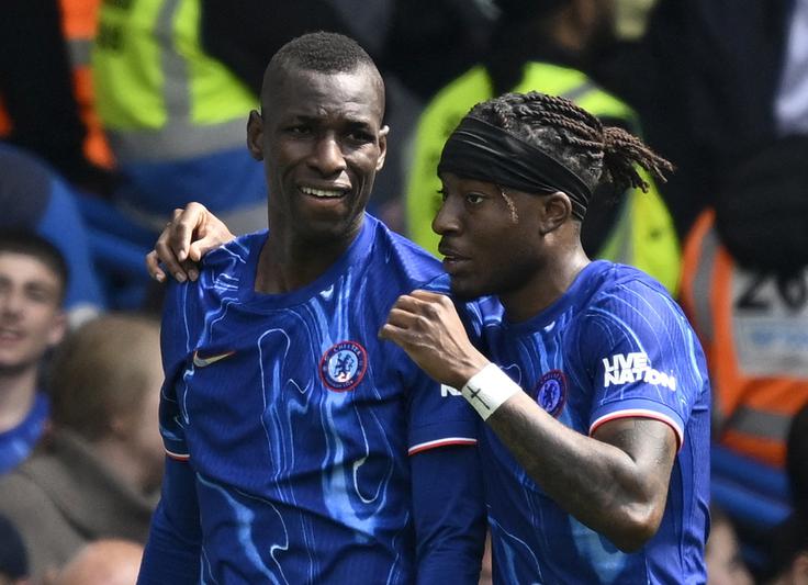 Chelsea je ugnal Everton. | Foto: Reuters