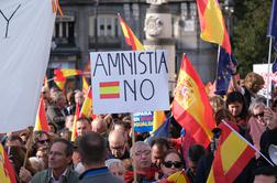 Stotisoče Špancev protestiralo proti amnestiji za katalonske separatiste