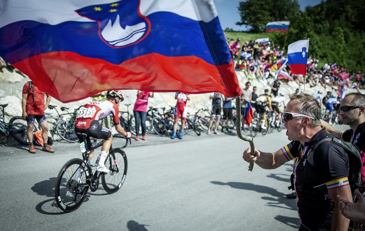 Giro Kobarid | Dirka po Italiji je danes še drugo leto zapovrstjo za nekaj deset kilometrov zavila na slovensko stran državne meje.  | Foto Ana Kovač