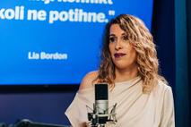 Lia Bordon, Spotkast