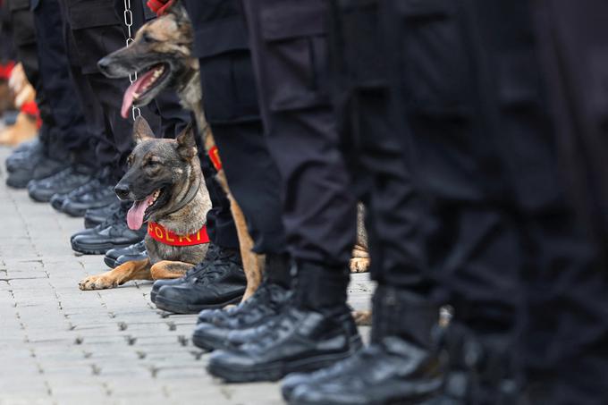 Na pomoč v Turčijo je prispela tudi indonezijska ekipa reševalcev.  | Foto: Reuters