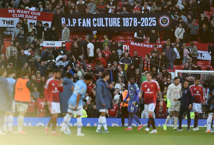 Manchester United in Manchester City sta se razšla brez zadetkov. | Foto: Reuters