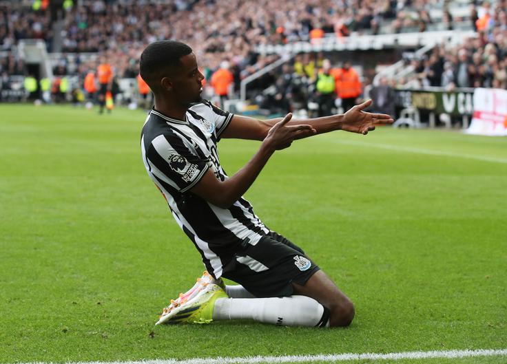 Alexander Isak je zabil dva gola, Newcastle je West Ham premagal s 4:3. | Foto: Reuters
