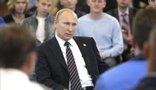 Rusinje se na internetu združujejo v "Putinovo vojsko"