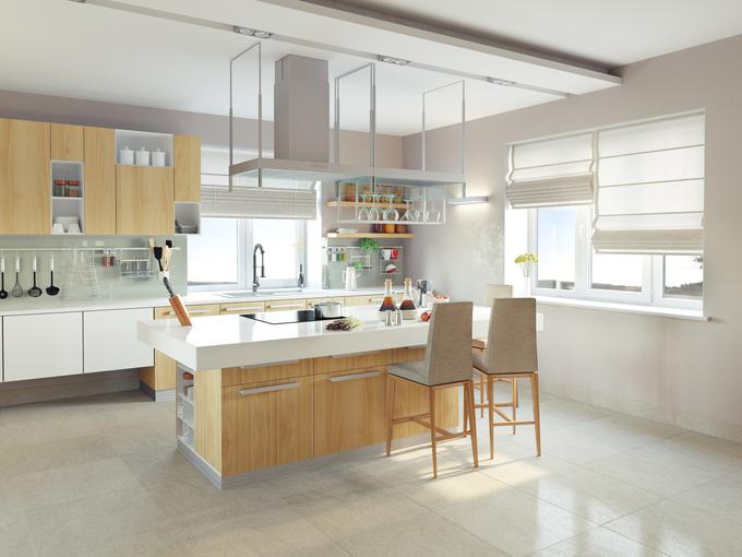 Velika vrnitev lesa v kombinaciji z belo barvo - to je ena od aktualnih stilskih smernic v kuhinjskem oblikovanju. | Foto: Getty Images