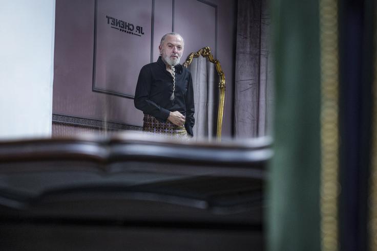 "Če si ves čas osredotočen na to, kaj je trenutno moderno, izgubiš samega sebe." | Foto: Ana Kovač