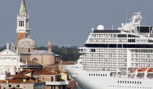 Benetke na robu zloma: mesto se utaplja v množici turistov
