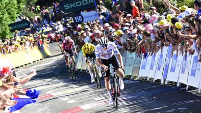 Pogačar pred zahtevnim gorskim koncem tedna Dancu diha za ovratnik