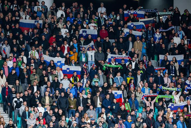 Slovenska reprezentanca potrebuje 15. novembra nujno zmago proti Kosovu, če želi ohraniti upanje za nastop na SP 2026. V teh kvalifikacijah je v Ljubljani tako proti Švedski kot tudi Švici remizirala. | Foto: Aleš Fevžer