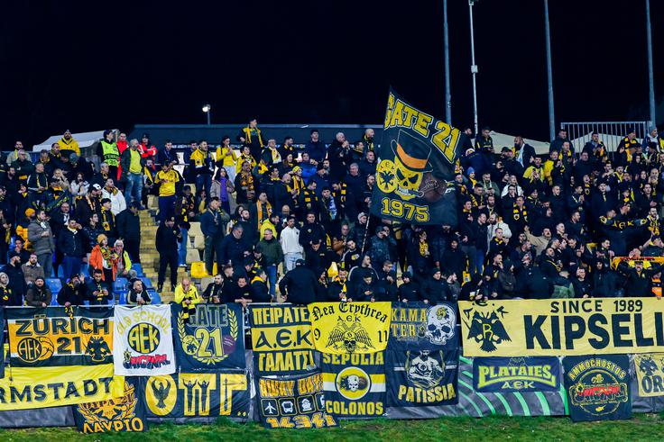 Prejšnji četrtek je v Celje pripotovalo ogromno navijačev AEK, danes pa se v Atenah pričakuje navijaški rumeno-črni kotel. | Foto: Aleš Fevžer