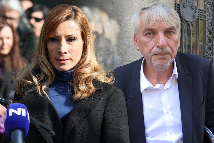 Erika Žnidaršič Vladimir Vodušek | Vodušek: "Za oglase se zato, potem ko skoraj štirideset let dobesedno "žrem" prah, ki ga dviga slovenska – in prej jugoslovanska – politika, ne mislim nikomur opravičevati. Še najmanj pa Eriki in Tarči, ki me je večkrat prosila za posnetke različnih dogodkov, ki sem jih vedno brezplačno odstopil za potrebe oddaje. Medtem ko sta Erika in njena ekipa sedeli lepo v fotelju na toplem, smo se mi dobesedno "valjali po blatu", da bi avtentično posneli dogajanje." | Foto STA