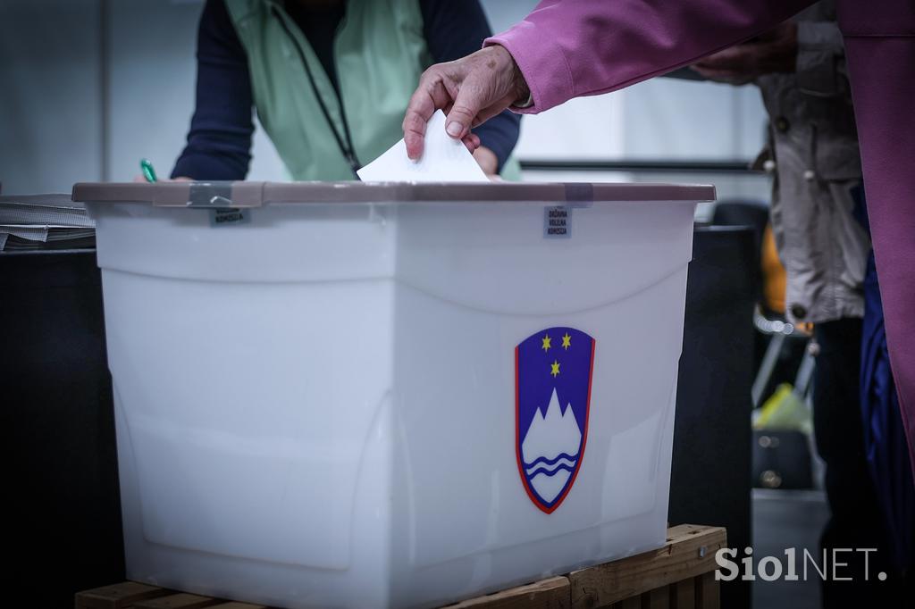 Predčasno glasovanje - zakonodajni referendum o Zakonu o dodatku k pokojnini za izjemne dosežke na področju umetnosti