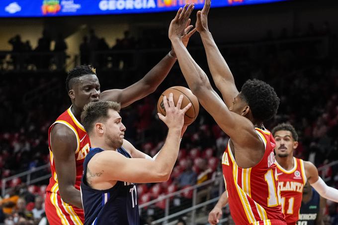 Košarkarji Atlanta Hawks so dobro zaustavili Luko Dončića. | Foto: Reuters