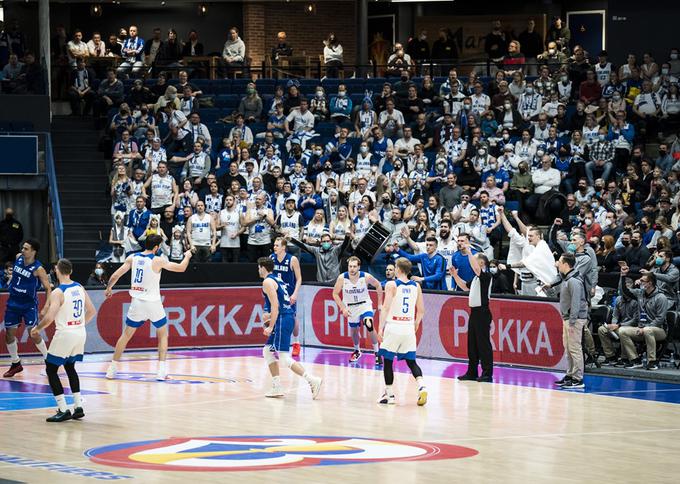 Finci so imeli bučno podporo s tribun. | Foto: FIBA