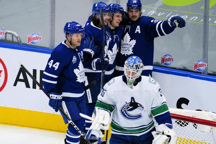 Toronto Maple Leafs Vancouver Canucks | Hokejisti Toronta so s 5:1 premagali Vancouver in se zavihteli na vrh lestvice NHL. | Foto Guliverimage